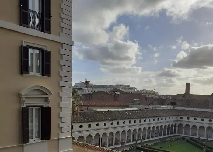 Triple Big Room Amazing View, For Two O Three Person, In Center Of Rome